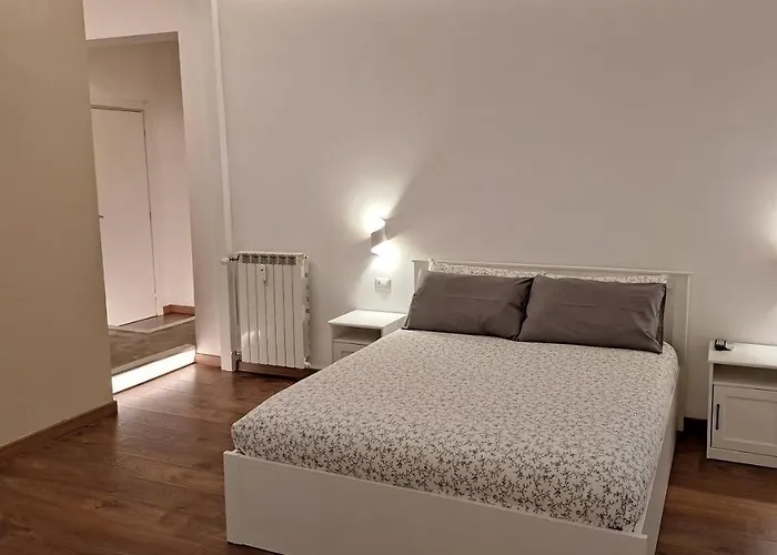 Lilia Charming Roma